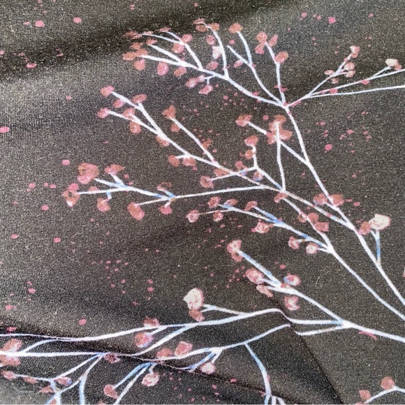 LuLaRoe Elizabeth tunic top - 2XL (22-24) - lightweight sweater material - Picture 6 of 7